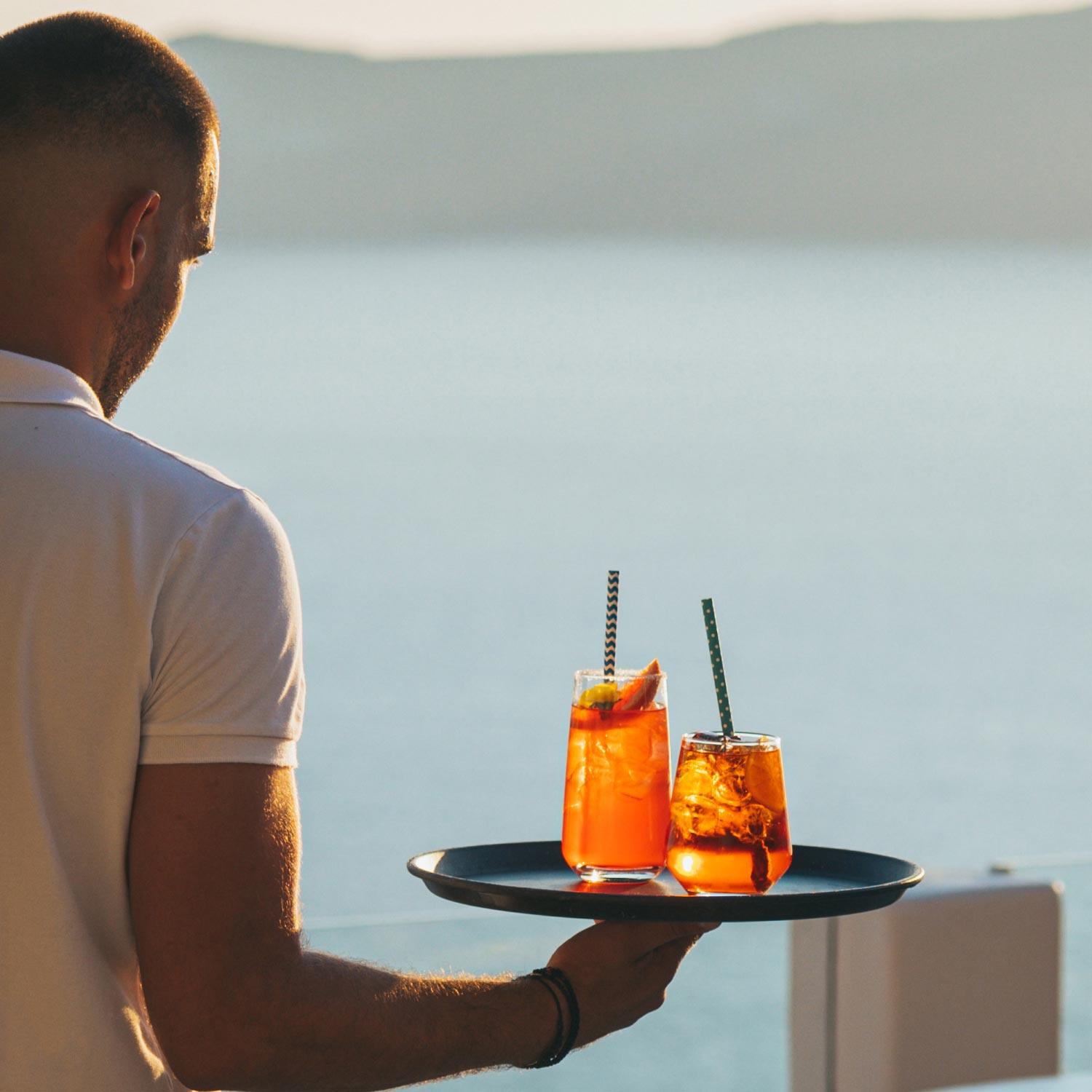 LOUNGE BAR