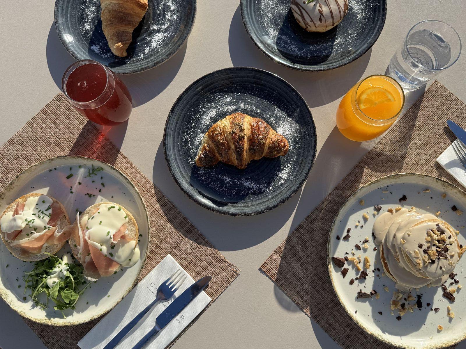 Breakfast & Brunch